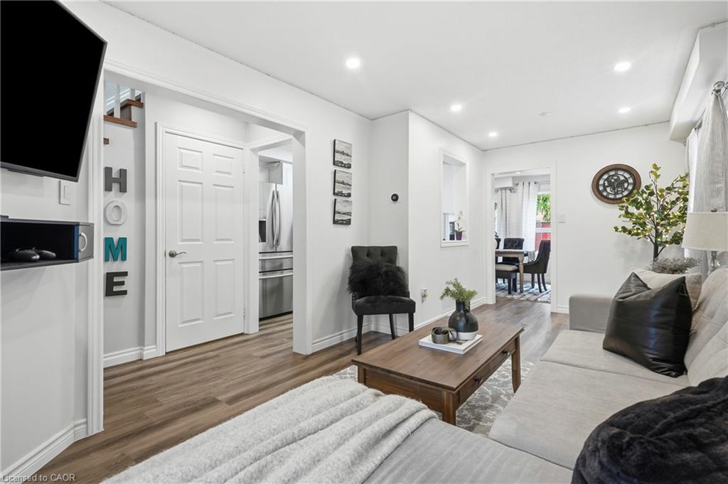 11 Wakefield Lane Property Photo 7