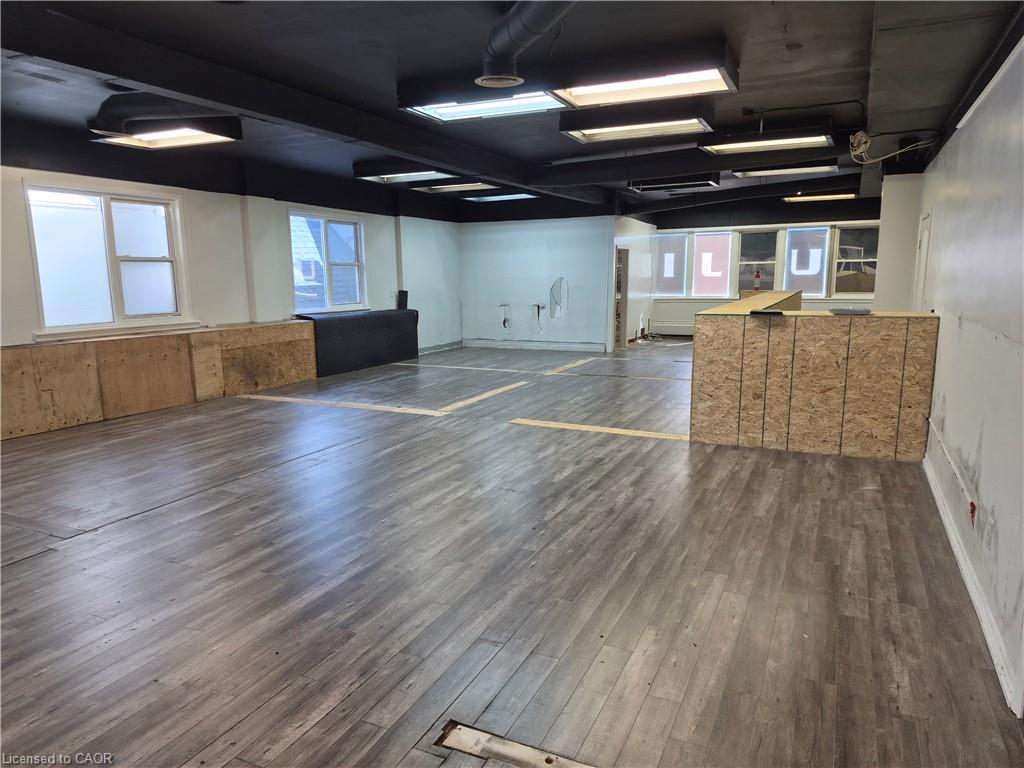 19-289 Queenston Road Property Photo 5