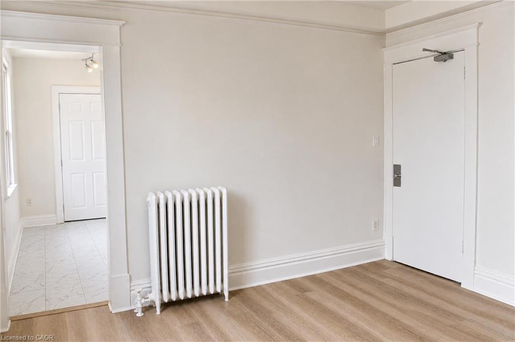 4-56 Wentworth Street N Property Photo 4