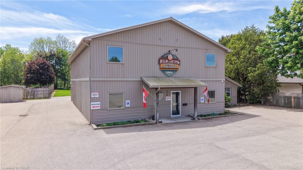 316 Queensway W