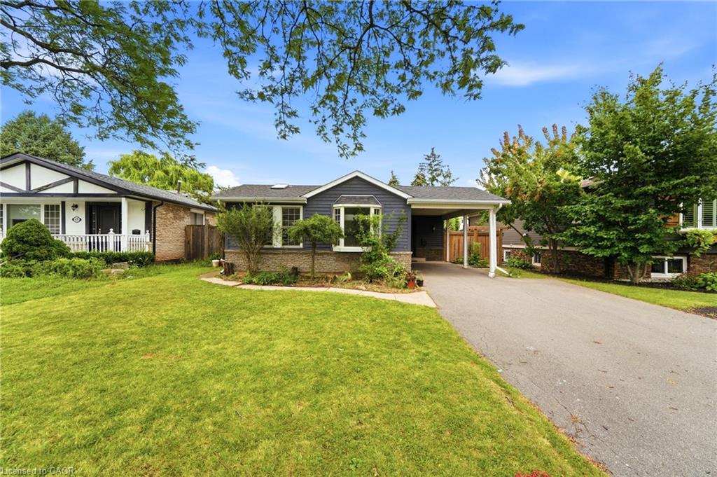 677 Lomond Crescent Property Photo 1