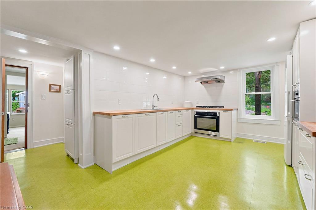 361 Dundas Street E Property Photo 8