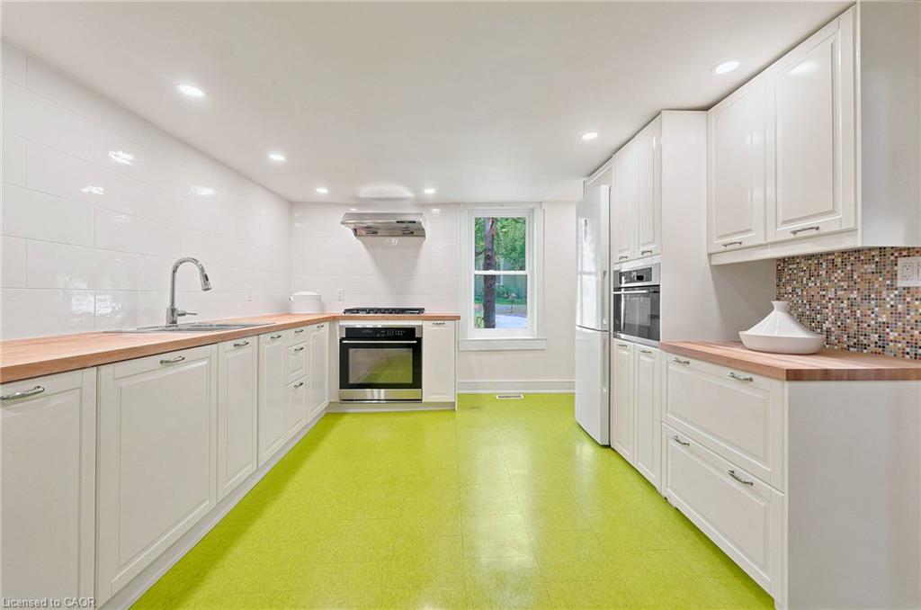 361 Dundas Street E Property Photo 9