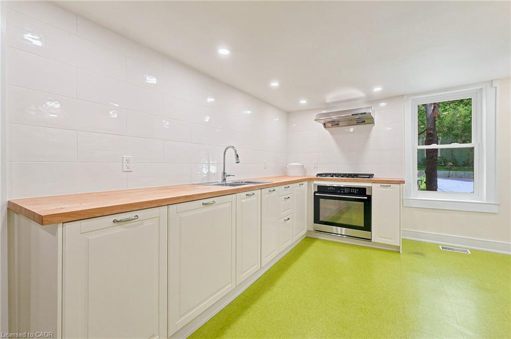 361 Dundas Street E Property Photo 10