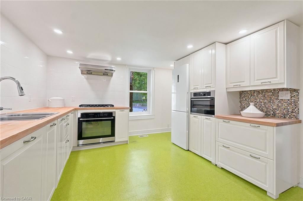 361 Dundas Street E Property Photo 11