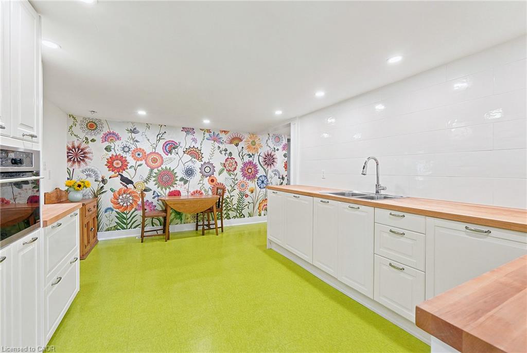 361 Dundas Street E Property Photo 12