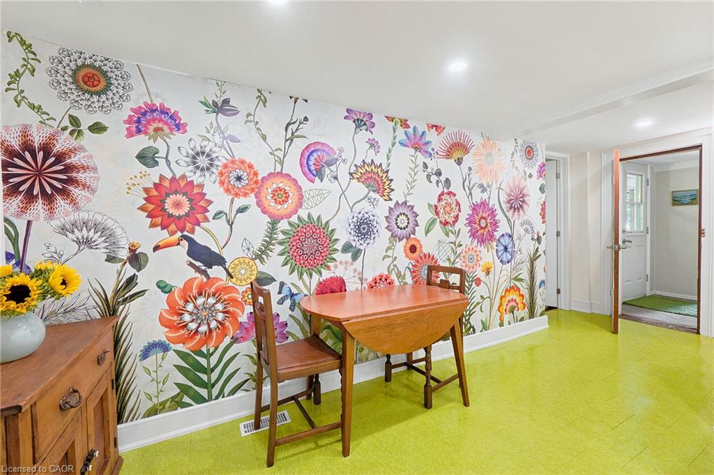 361 Dundas Street E Property Photo 15