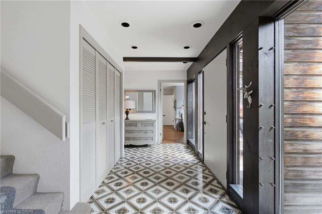 10 Vergorda Circle Property Photo 6