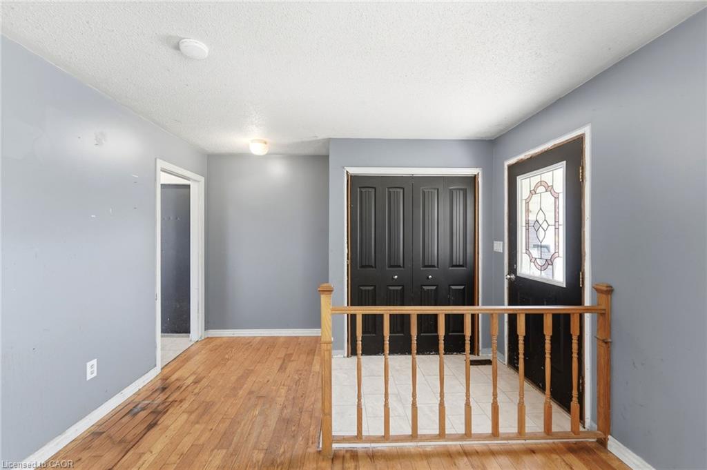 50 Erie Street N Property Photo 6
