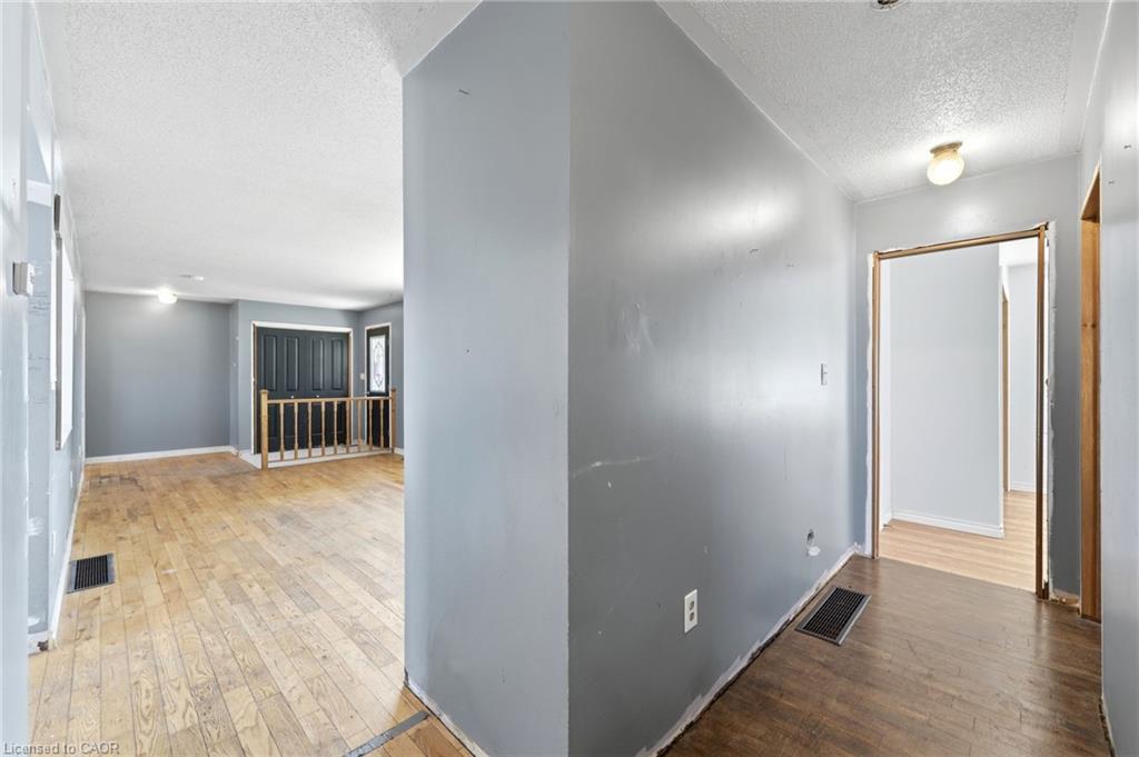 50 Erie Street N Property Photo 10