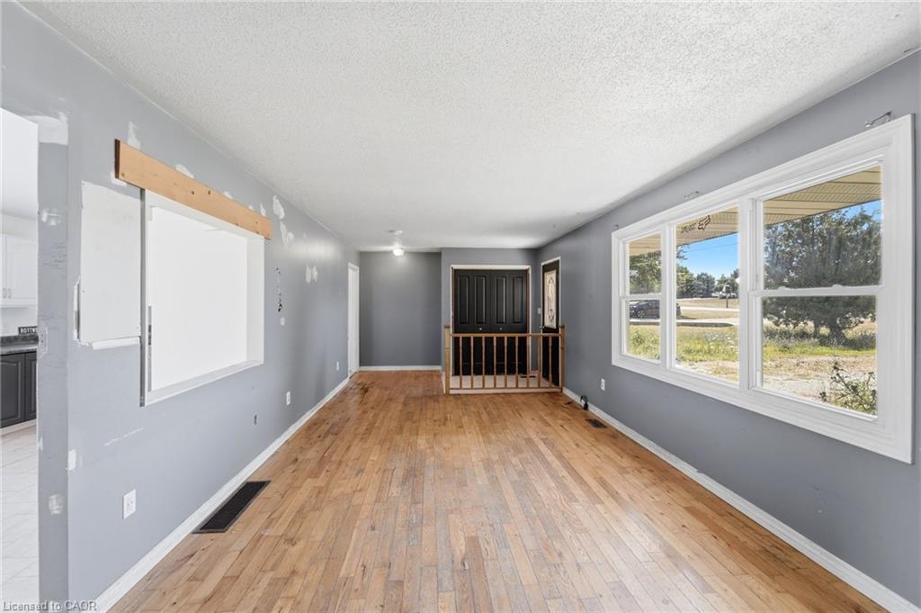 50 Erie Street N Property Photo 12