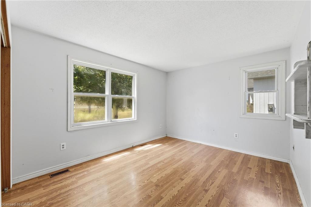 50 Erie Street N Property Photo 22