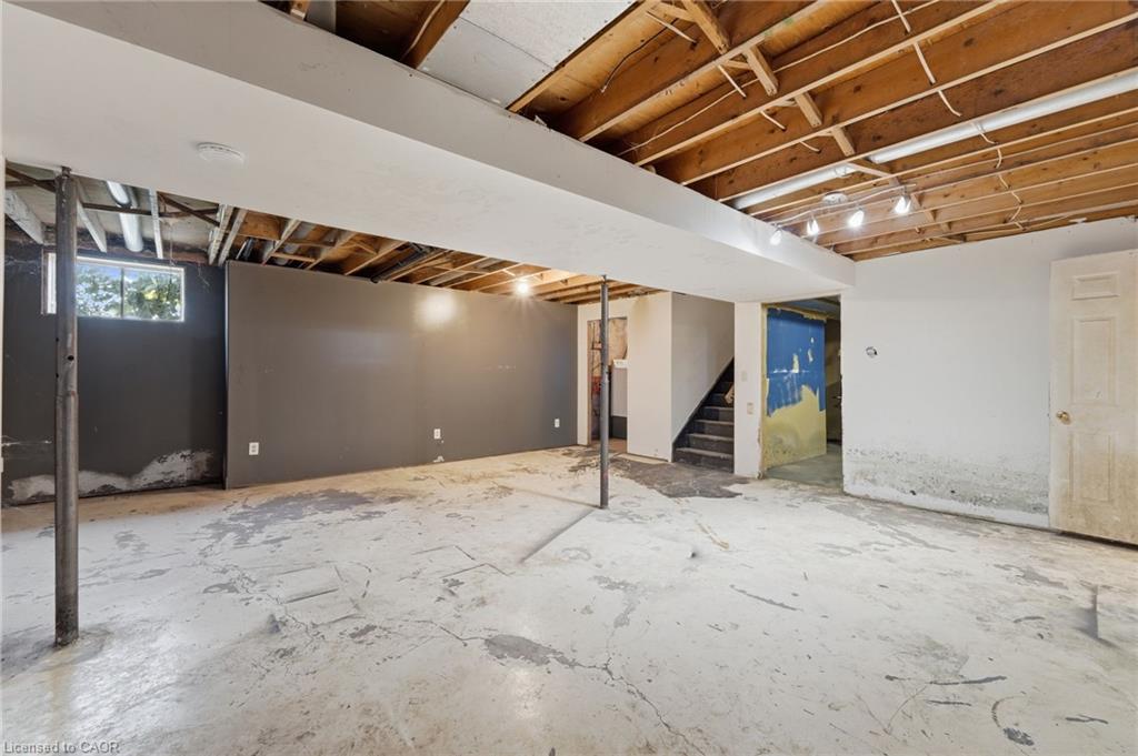 50 Erie Street N Property Photo 33