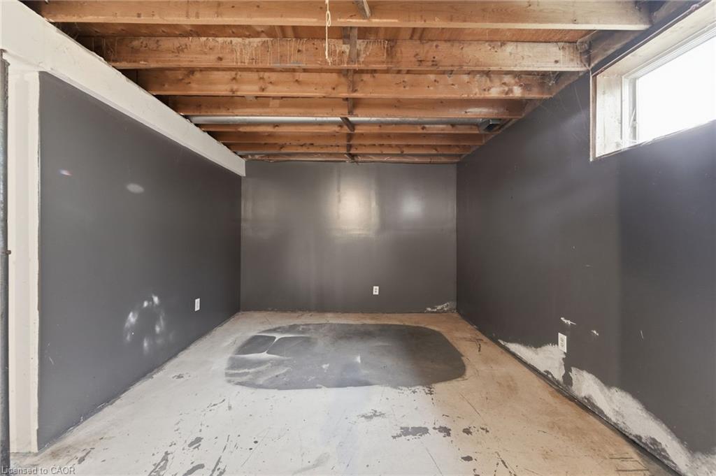50 Erie Street N Property Photo 38