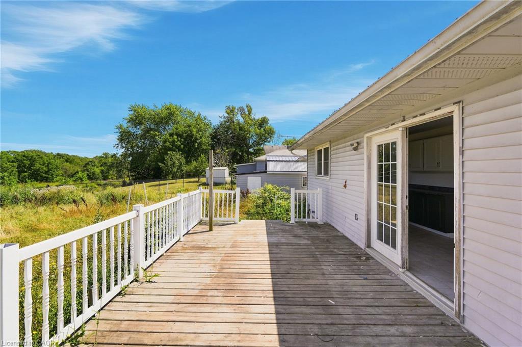 50 Erie Street N Property Photo 39