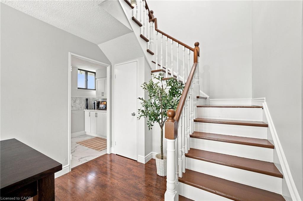 200 Robert Speck Parkway Property Photo 8