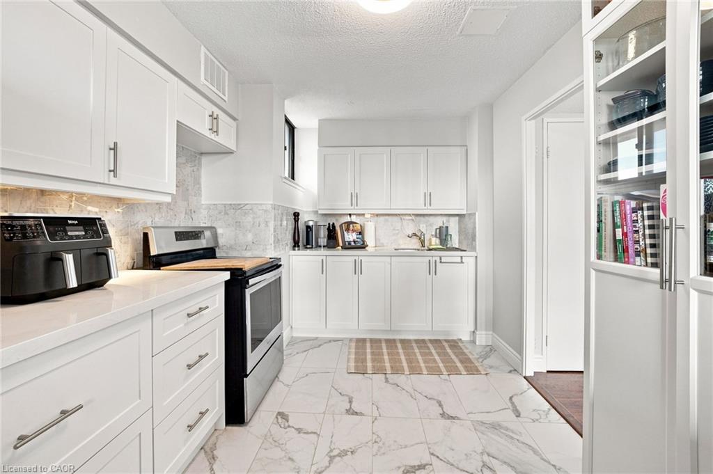 200 Robert Speck Parkway Property Photo 23