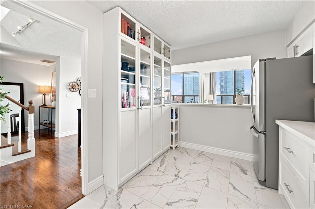 200 Robert Speck Parkway Property Photo 25