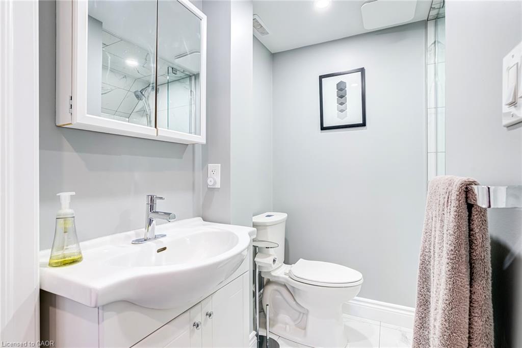 3202 Munson Crescent Property Photo 6