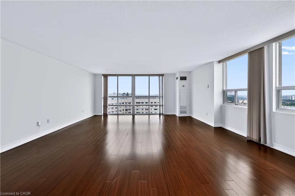 2801-3650 Kaneff Crescent Property Photo 13