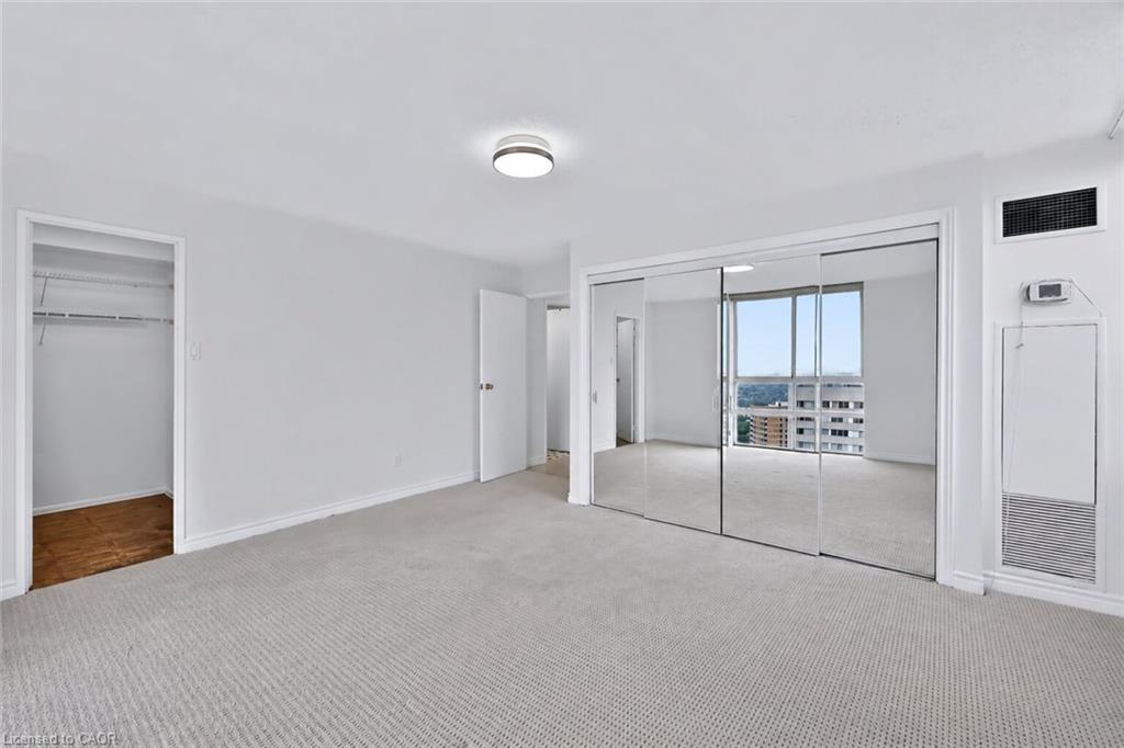 2801-3650 Kaneff Crescent Property Photo 17