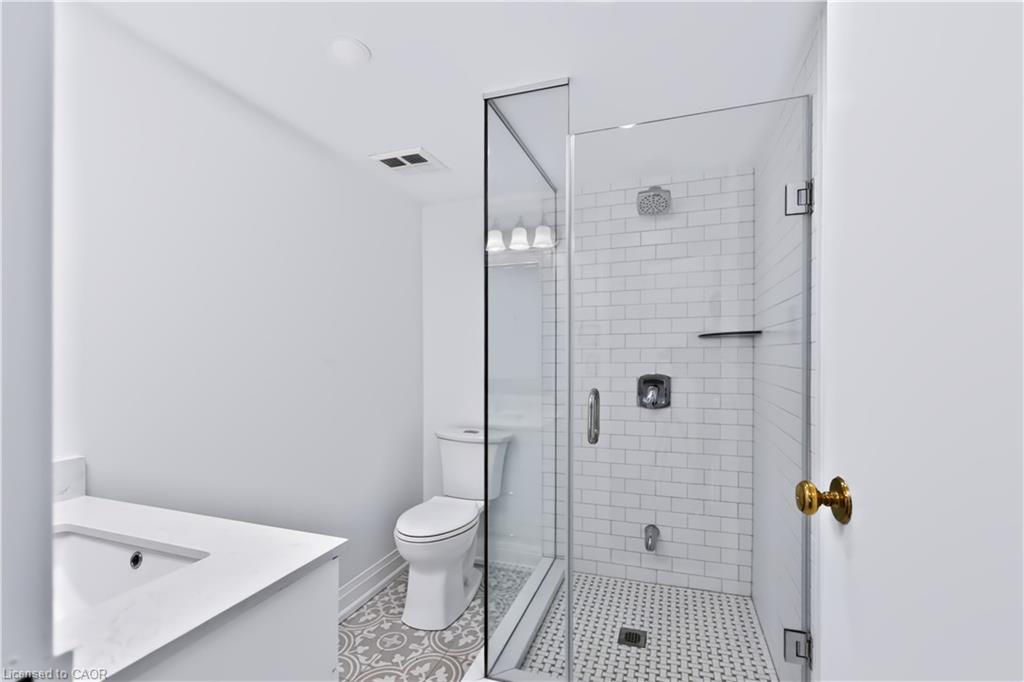 2801-3650 Kaneff Crescent Property Photo 18