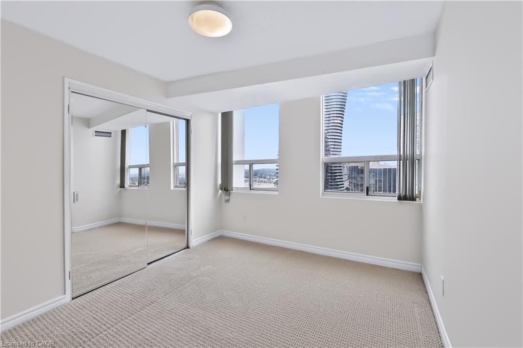 2801-3650 Kaneff Crescent Property Photo 20