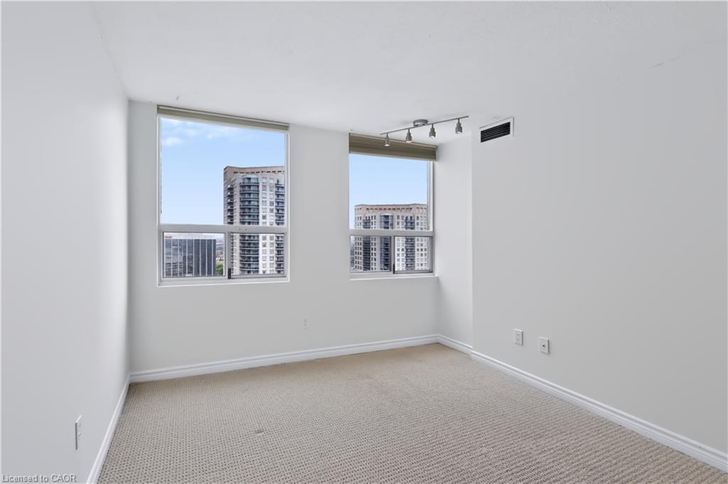 2801-3650 Kaneff Crescent Property Photo 23