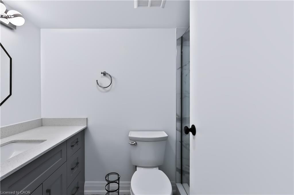 2801-3650 Kaneff Crescent Property Photo 25