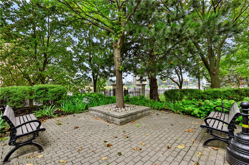 2801-3650 Kaneff Crescent Property Photo 39