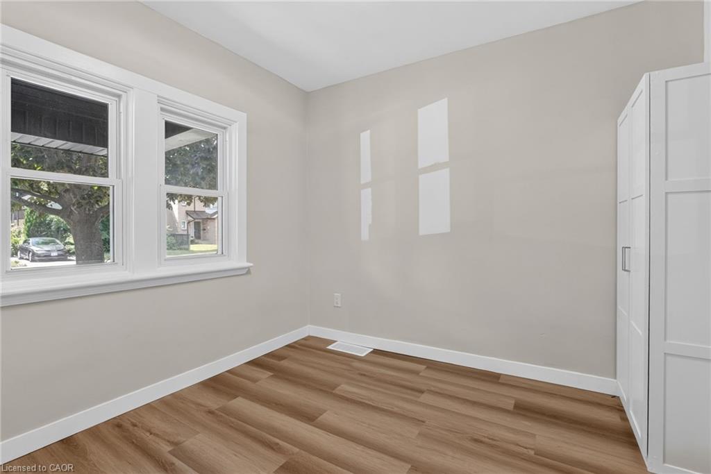 43 Brucedale Avenue E Property Photo 13