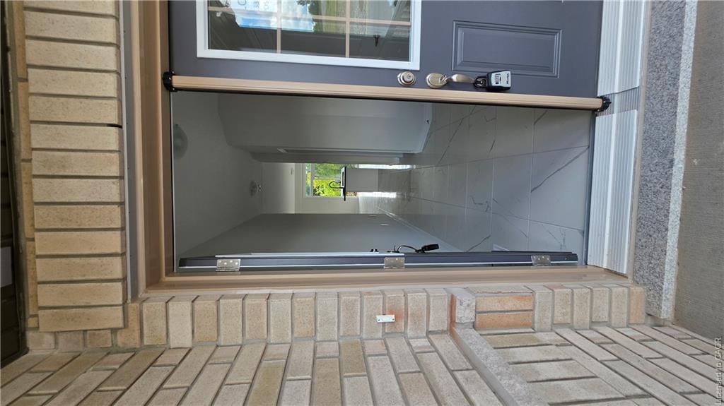 233 Postill Street Property Photo 3