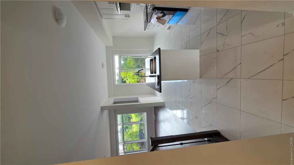 233 Postill Street Property Photo 6