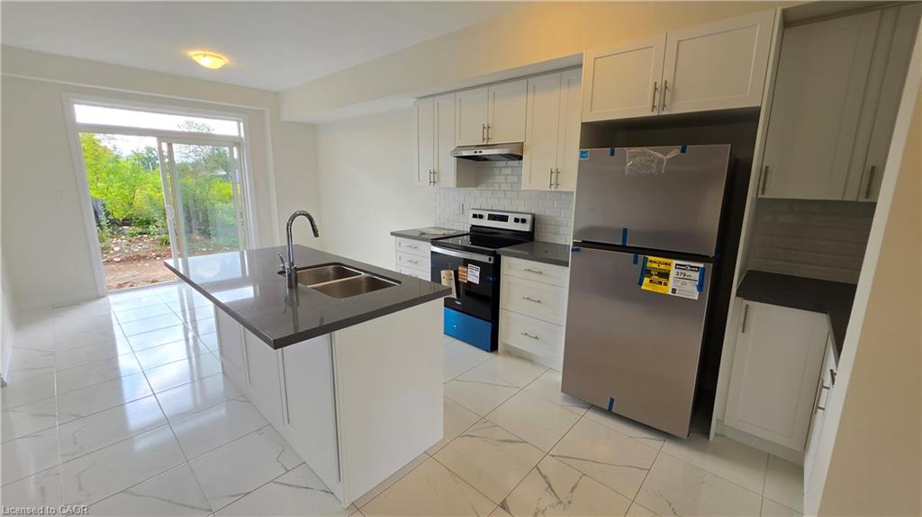 233 Postill Street Property Photo 7
