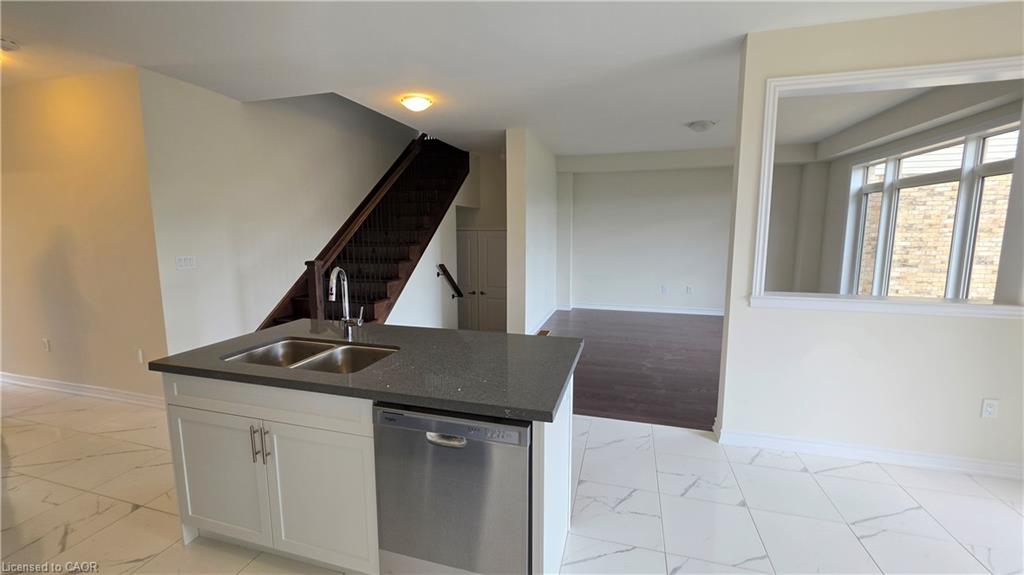 233 Postill Street Property Photo 13
