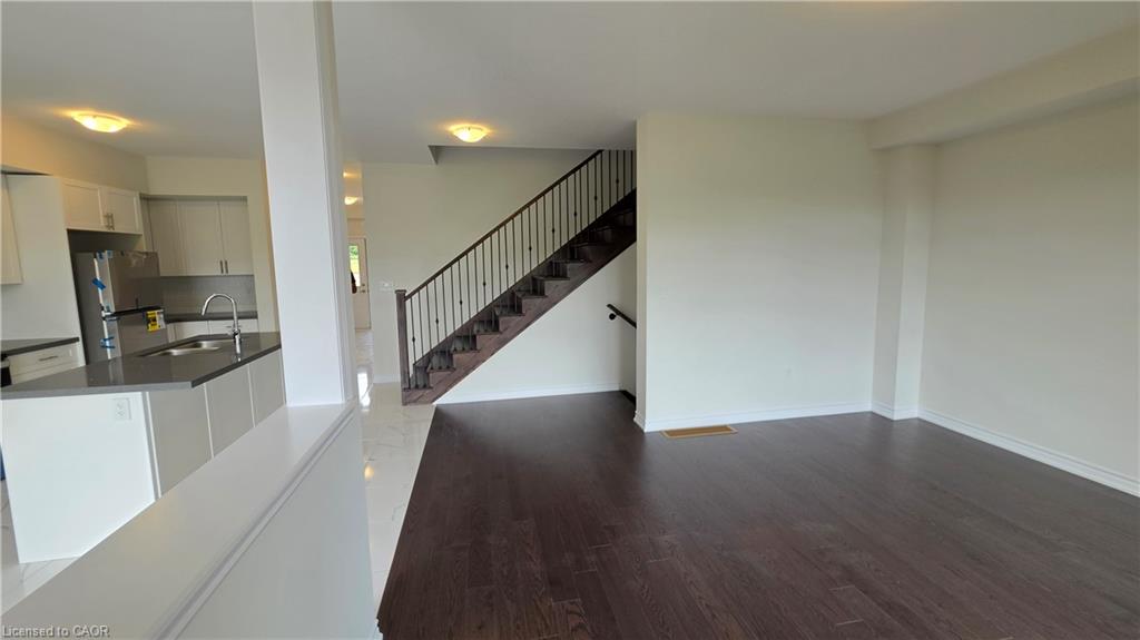 233 Postill Street Property Photo 15