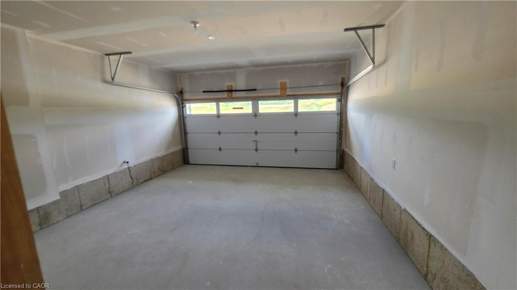 233 Postill Street Property Photo 19