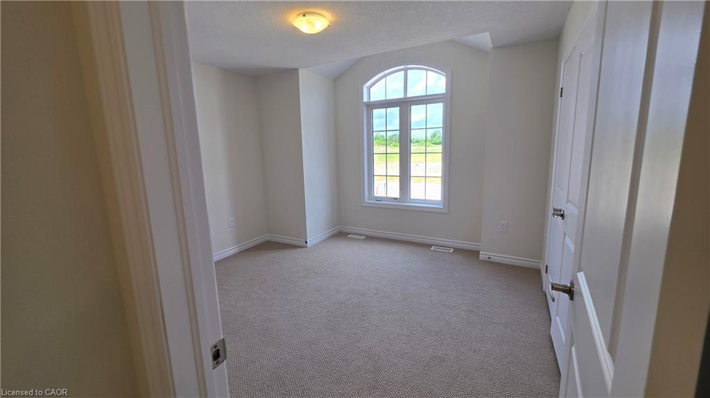 233 Postill Street Property Photo 28