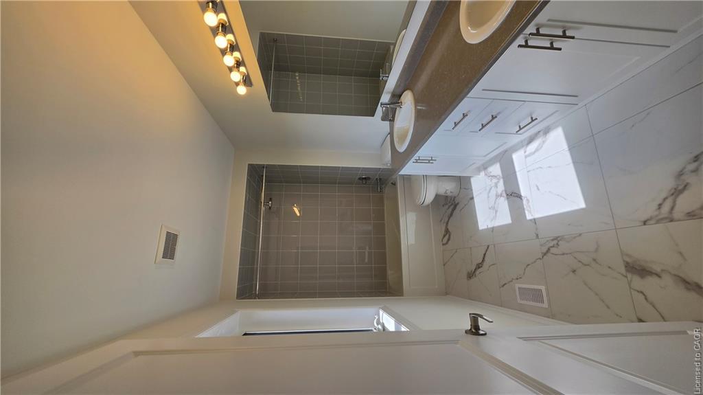 233 Postill Street Property Photo 37