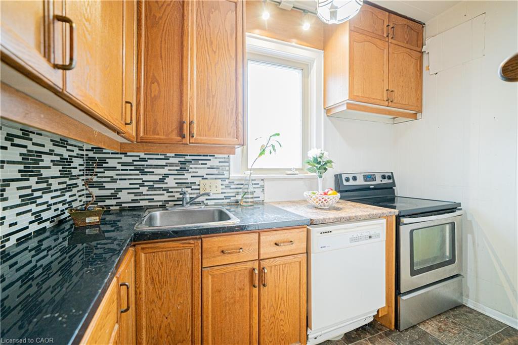 52 Proctor Boulevard Property Photo 10
