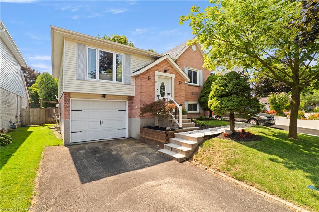 21 Golden Meadow Crescent Property Photo 3