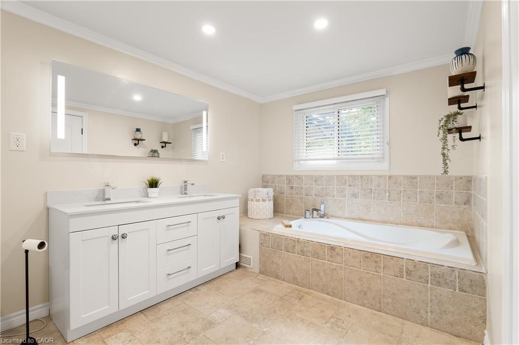 21 Golden Meadow Crescent Property Photo 25