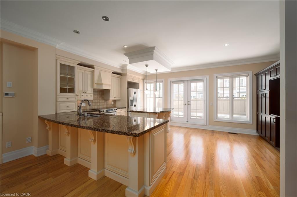 26-2369 Ontario Street Property Photo 8