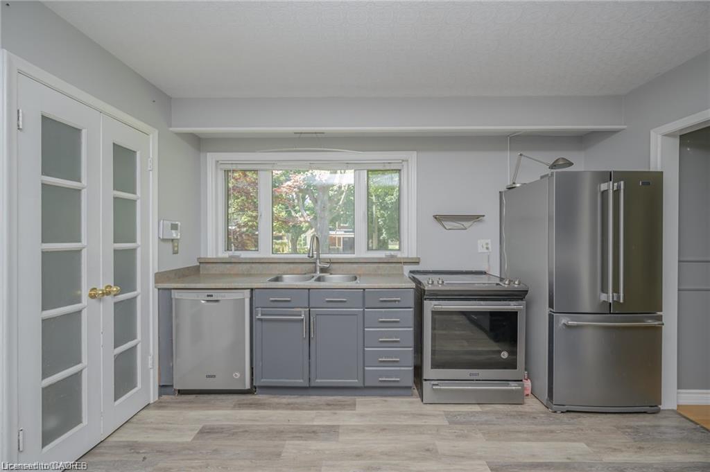 374 Spruce Street Property Photo 15