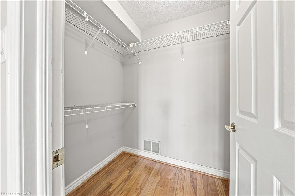15c-67 Caroline Street S Property Photo 16