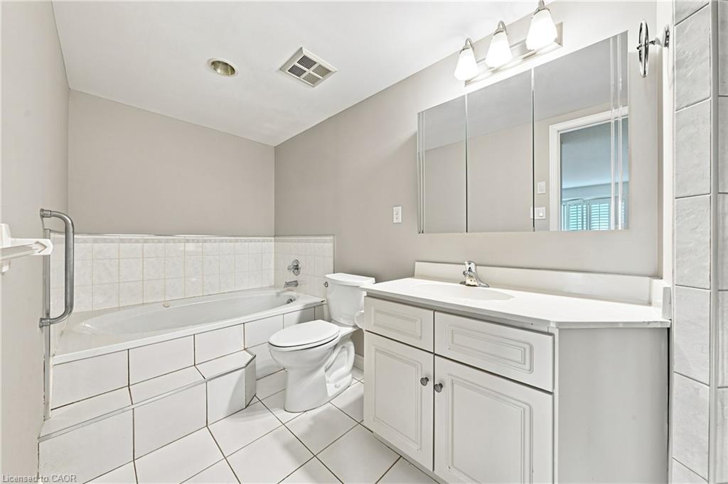 15c-67 Caroline Street S Property Photo 17