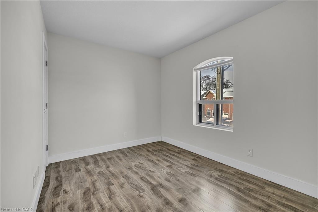 201-34 Brock Street Property Photo 10