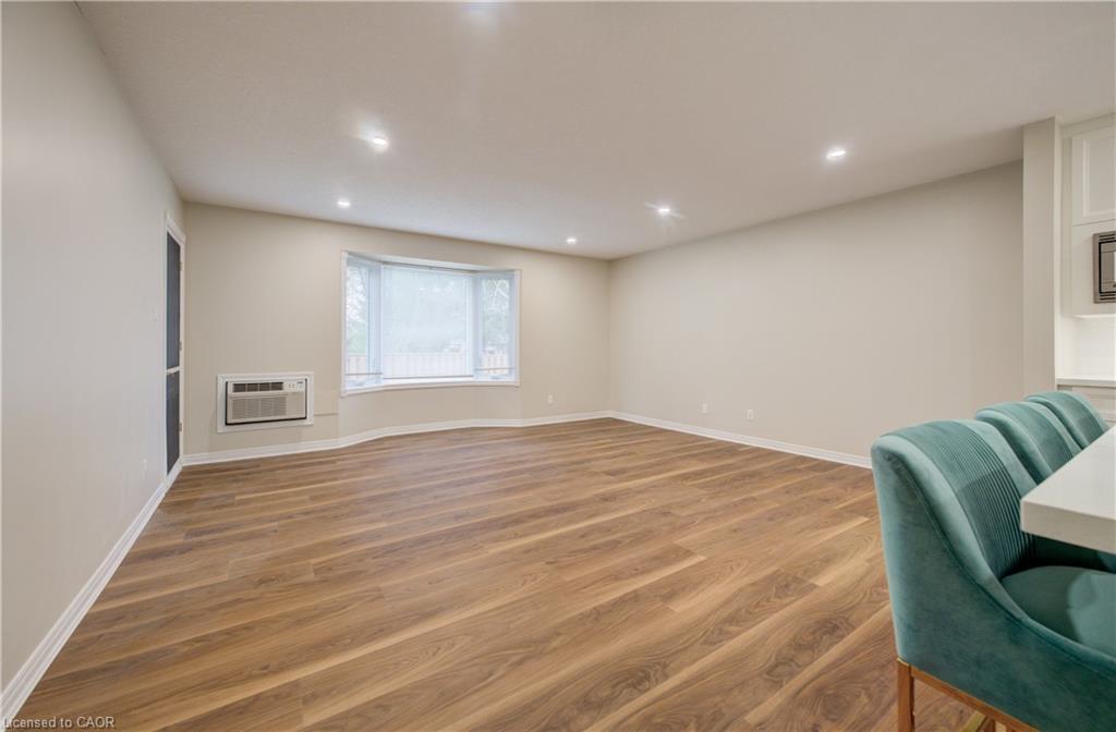105-440 Durham Street W Property Photo 7