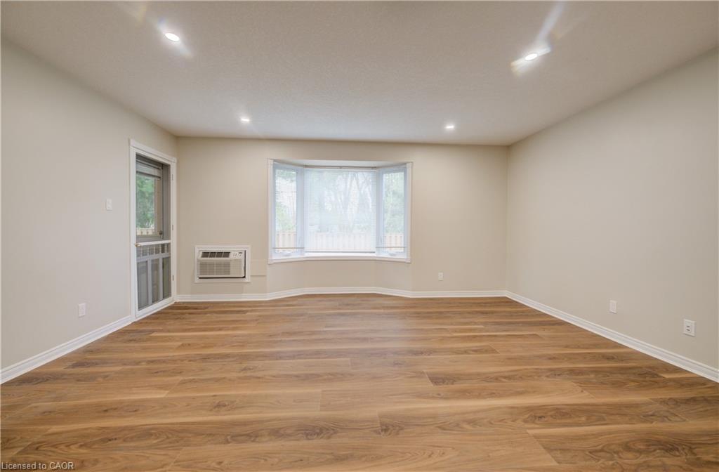 105-440 Durham Street W Property Photo 8