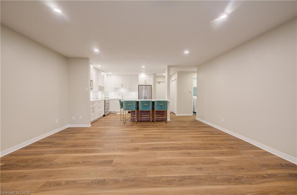 105-440 Durham Street W Property Photo 17